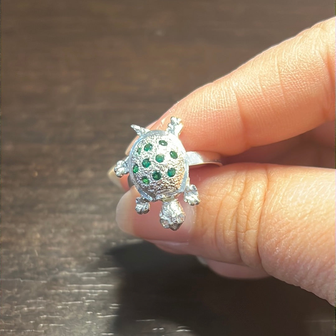 Dangle Cz Green Turtle Ring