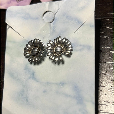 Silver Daisy Stud Earrings