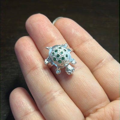 Dangle Cz Green Turtle Ring