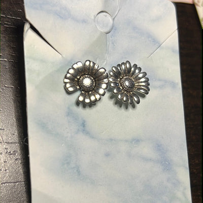 Silver Daisy Stud Earrings