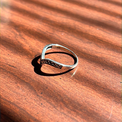 V-Shaped Ring Design