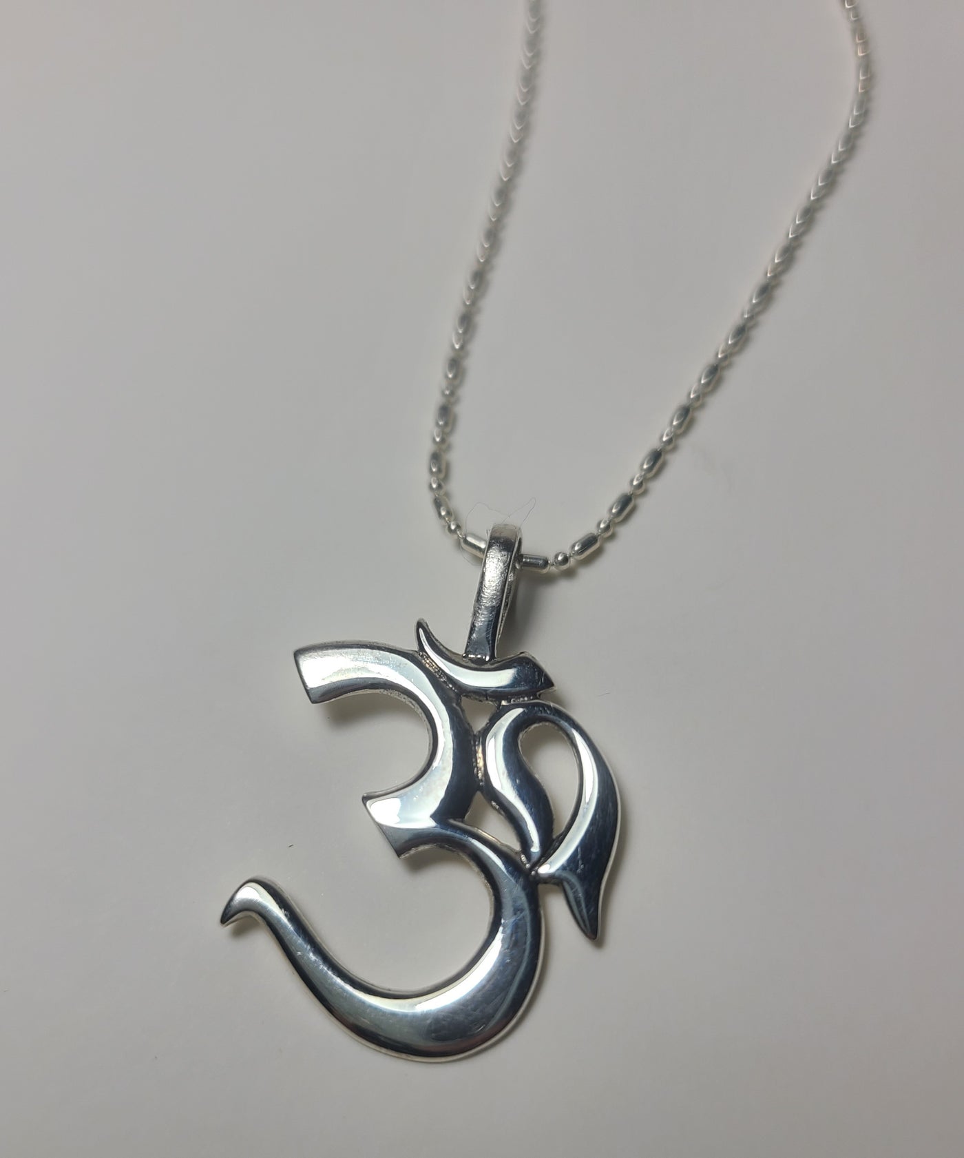 Om-Aum-Ohm-Yoga-Pendant-Necklace