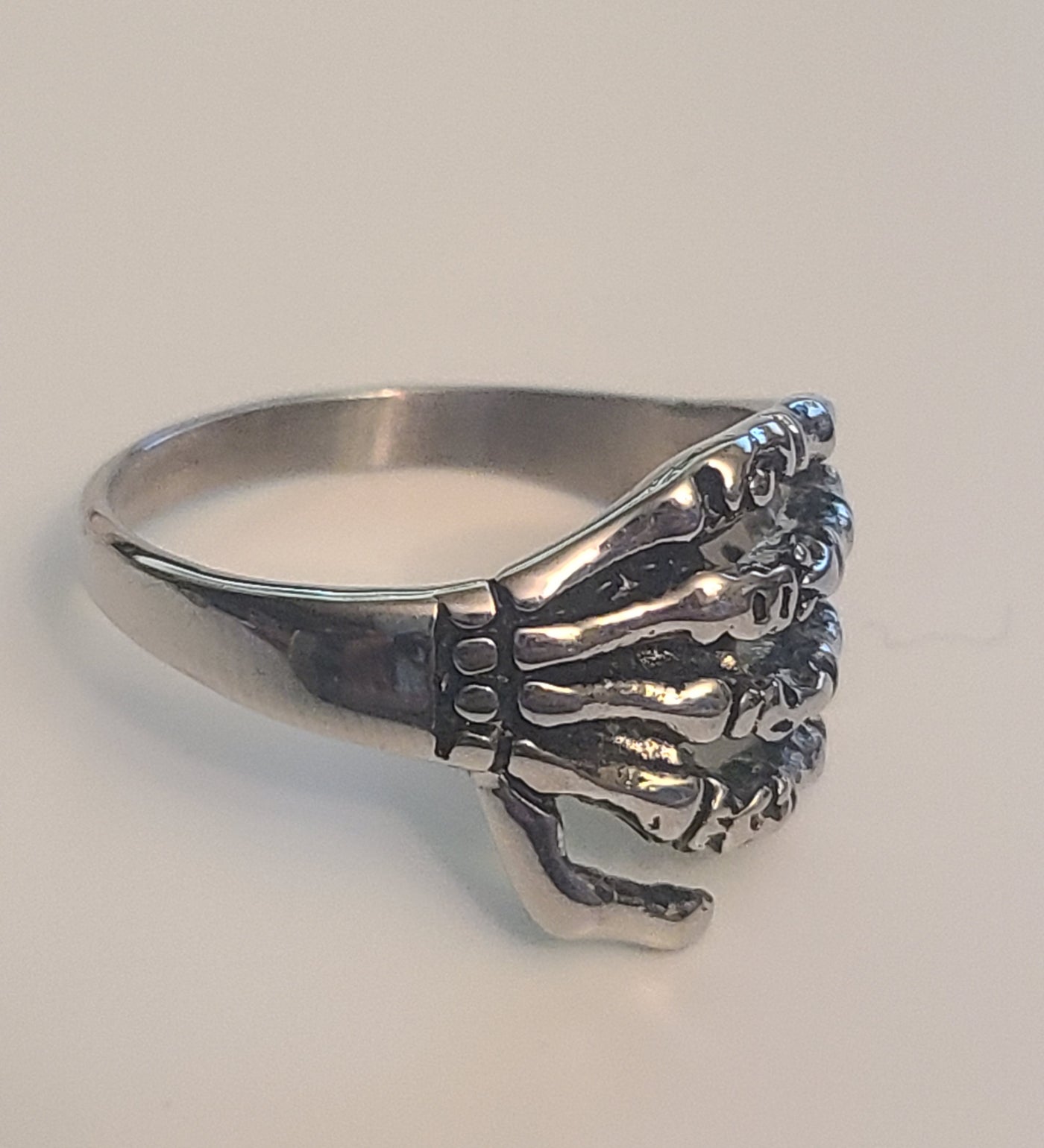 Skull Hand Ring