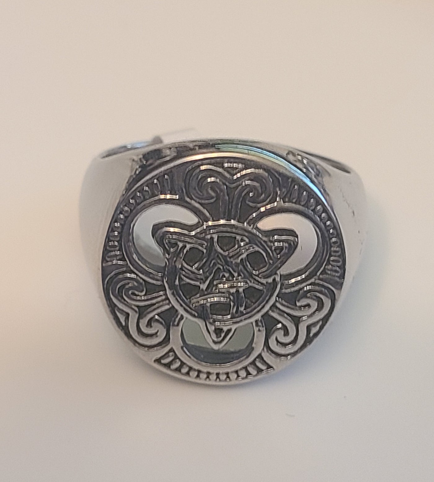 Symbol Ring