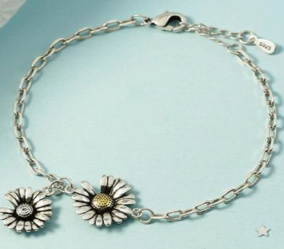 Daisy's Vintage Flowers Bracelet
