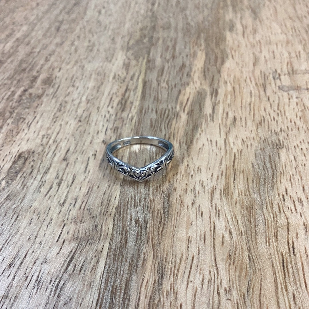 V-Shaped Ring