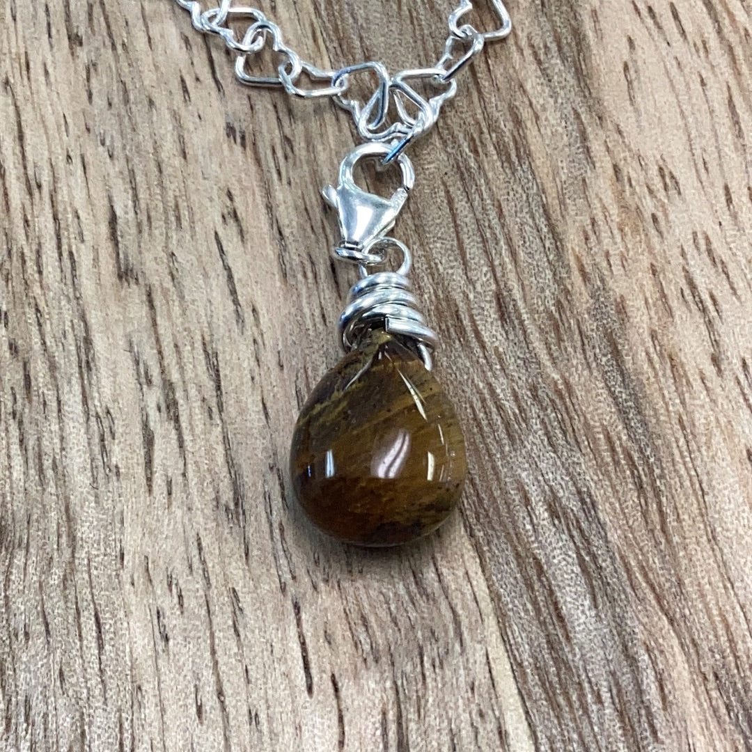 Hearts Bracelet w/tiger eye pendant